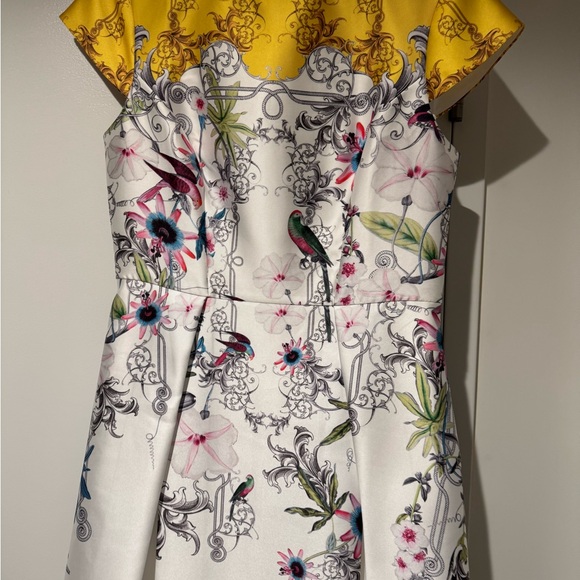 Chic Yellow and White Floral Dress Ted Baker - Picture 3 of 11